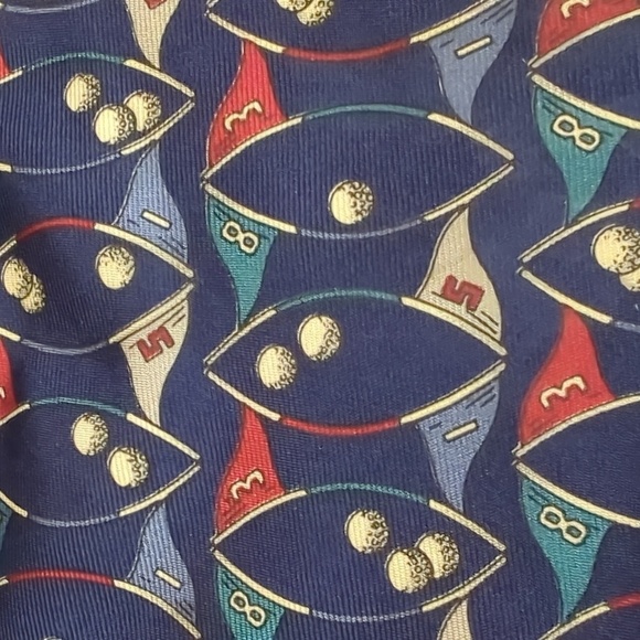 Burt Pulitzer Golf Tie - Picture 3 of 6